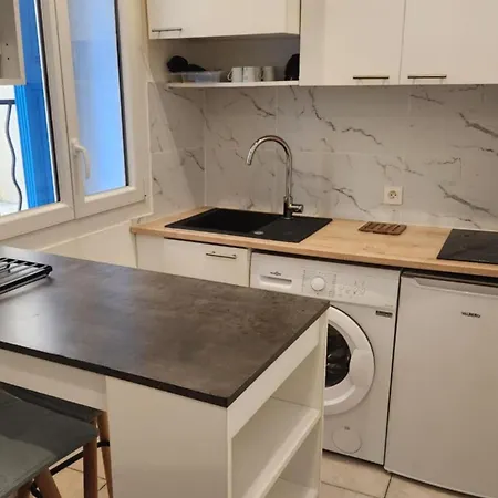 Douillet Apartment